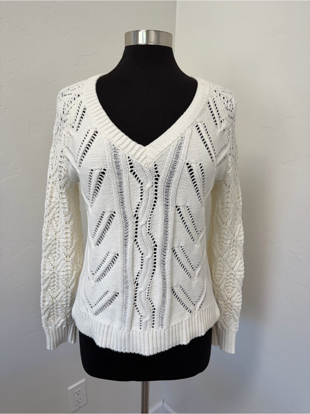 Sundance Cable-Knit V-Neck in Ivory Sweater Size XS